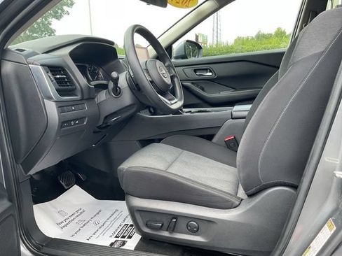 Used 2024 Nissan Rogue SV FWD image 18