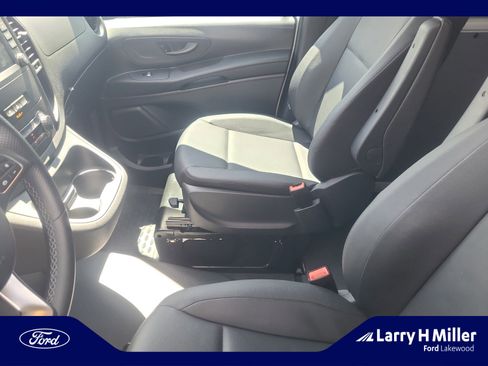 Used 2023 Mercedes-Benz Metris image 15