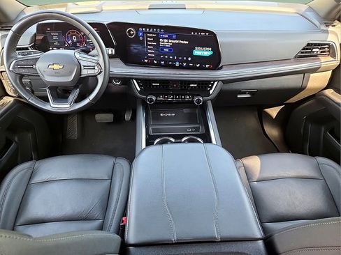 Certified 2025 Chevrolet Suburban LT AWD/4WD image 15