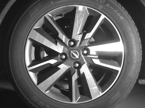 Used 2025 Nissan Versa SV FWD image 12