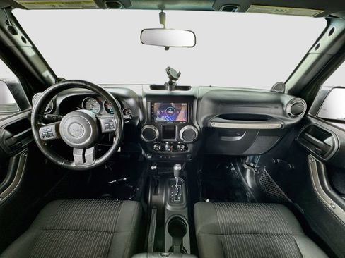 Used 2012 Jeep Wrangler Unlimited Sport w/ Connectivity Group AWD/4WD image 13