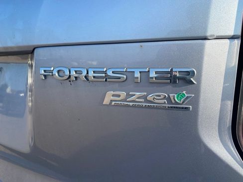 Used 2016 Subaru Forester 2.5i Premium w/ All-Weather Package AWD/4WD image 10