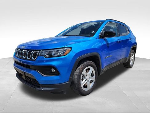 Used 2024 Jeep Compass Latitude AWD/4WD image 4