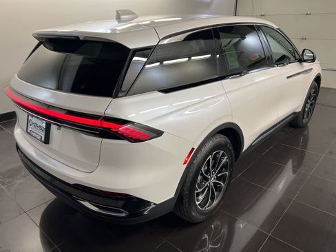 New 2026 Lincoln Nautilus Premier image 6