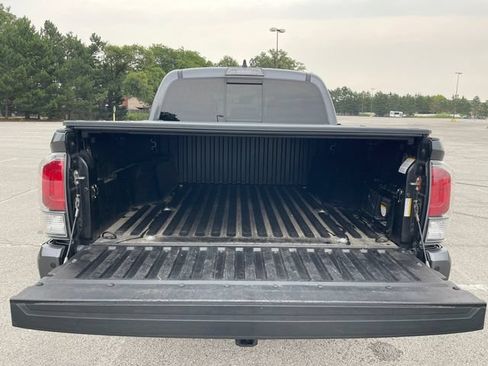 Used 2021 Toyota Tacoma Limited AWD/4WD image 16