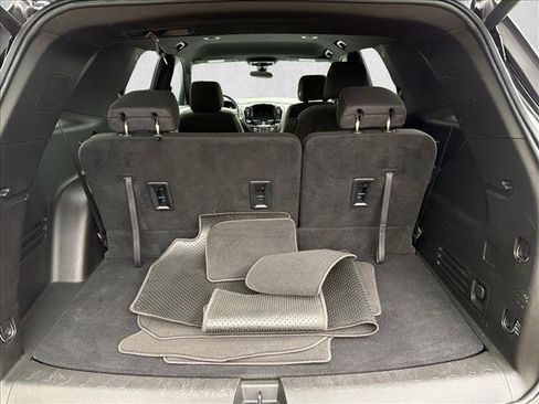 Used 2023 Chevrolet Traverse LT w/ LPO, 'HIT The Road' Package AWD/4WD image 26
