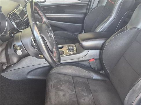 Used 2020 Jeep Grand Cherokee Trailhawk AWD/4WD image 16