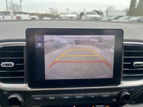 Used 2023 Hyundai Venue SE w/ Cargo Package image 13