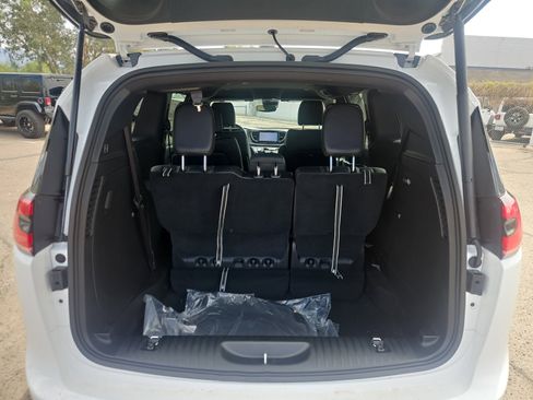 New 2026 Chrysler Pacifica Select image 34