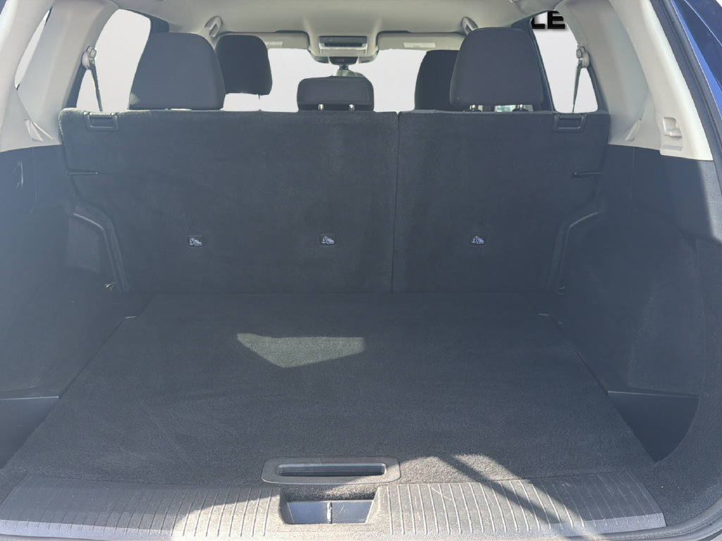 Used 2021 Nissan Rogue SV AWD/4WD image 16