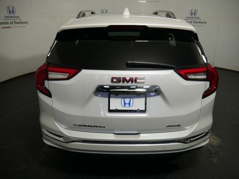 Used 2022 GMC Terrain Denali w/ Denali Premium Package image 5