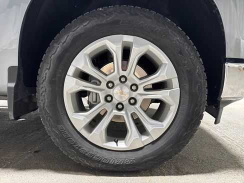 Used 2024 Chevrolet Silverado 1500 LTZ w/ Z71 Off-Road Package AWD/4WD image 40