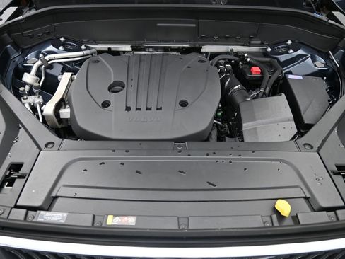 Used 2024 Volvo XC90 B5 Plus w/ Protection Package image 13