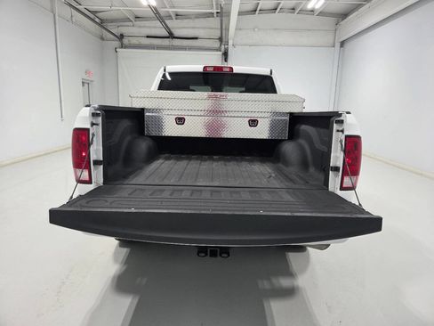 Used 2022 RAM 1500 Tradesman w/ Chrome Appearance Group image 5