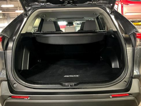 Used 2020 Toyota RAV4 XLE w/ Convenience Package image 30