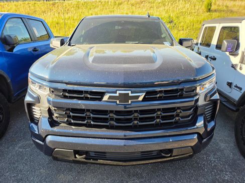 Used 2022 Chevrolet Silverado 1500 RST w/ Z71 Off-Road Package image 2