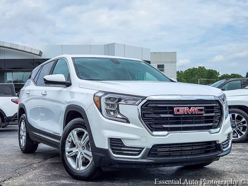 Used 2024 GMC Terrain SLE FWD image 1