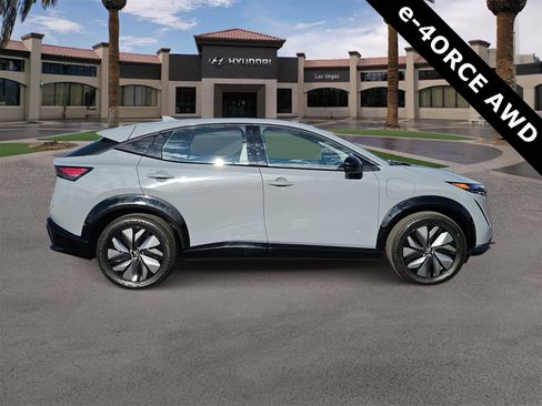 Used 2024 Nissan Ariya AWD image 9