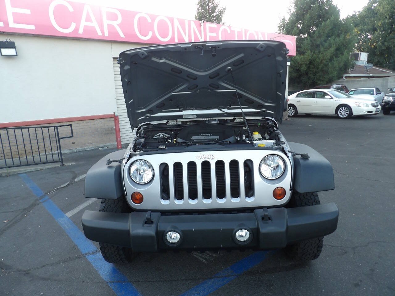 Used 2013 Jeep Wrangler Sport w/ Connectivity Group AWD/4WD image 11