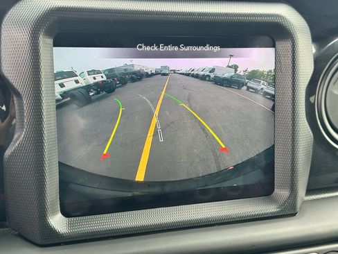 Used 2021 Jeep Wrangler Unlimited Sport AWD/4WD image 31