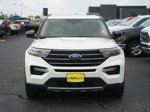 Used 2023 Ford Explorer XLT w/ Equipment Group 202A RWD image 3