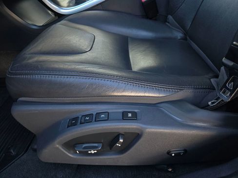 Used 2016 Volvo XC60 T5 Premier image 14