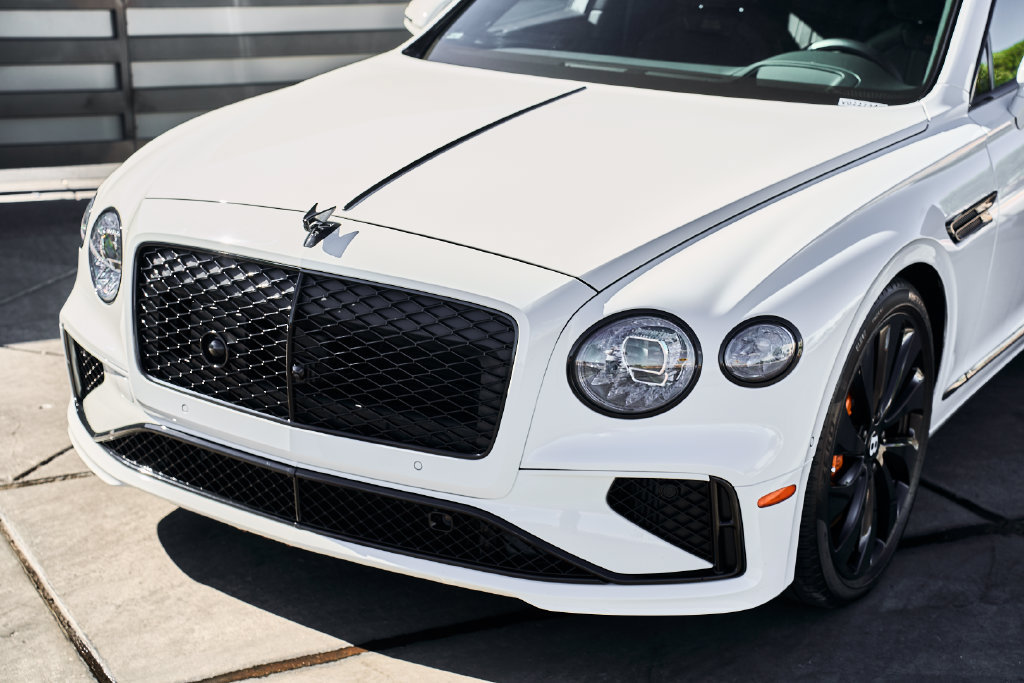 Used 2025 Bentley Flying Spur Plug-In Hybrid AWD/4WD image 5