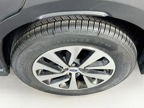 Used 2023 Subaru Outback Premium AWD/4WD image 29