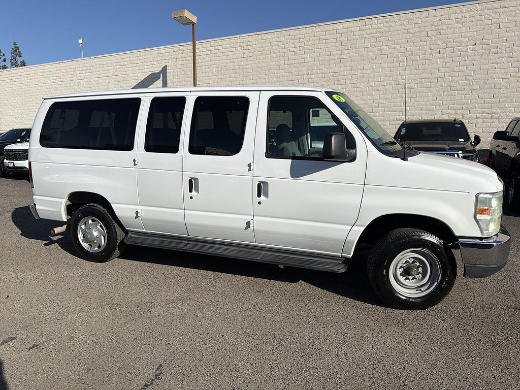Used 2008 Ford E-350 and Econoline 350 XLT RWD image 4