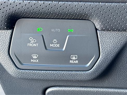 Used 2024 Volkswagen Atlas SE image 10