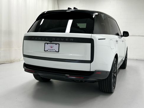 Used 2025 Land Rover Range Rover SE AWD/4WD image 6