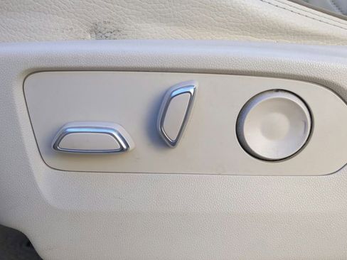 Used 2023 GMC Yukon XL Denali image 17