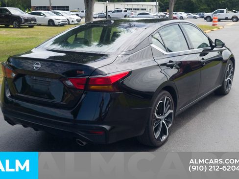 Used 2024 Nissan Altima 2.5 SR FWD image 6