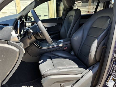 Used 2020 Mercedes-Benz GLC 300 image 12
