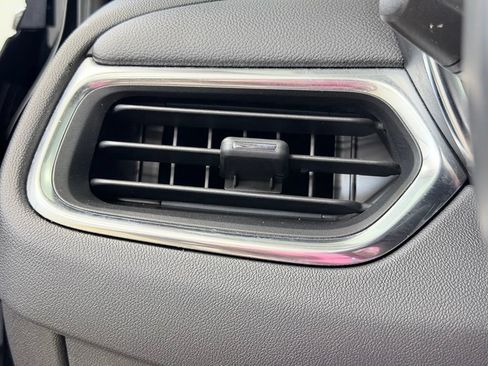 Used 2024 Chevrolet Equinox LT AWD/4WD image 39