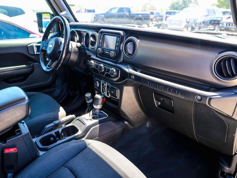 Used 2020 Jeep Wrangler Unlimited Sport S AWD/4WD image 3