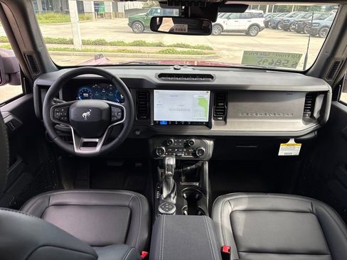 New 2025 Ford Bronco Badlands image 7