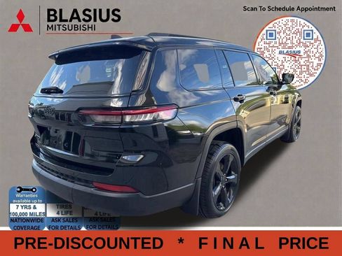 Used 2023 Jeep Grand Cherokee L Limited w/ Black Appearance Package AWD/4WD image 8