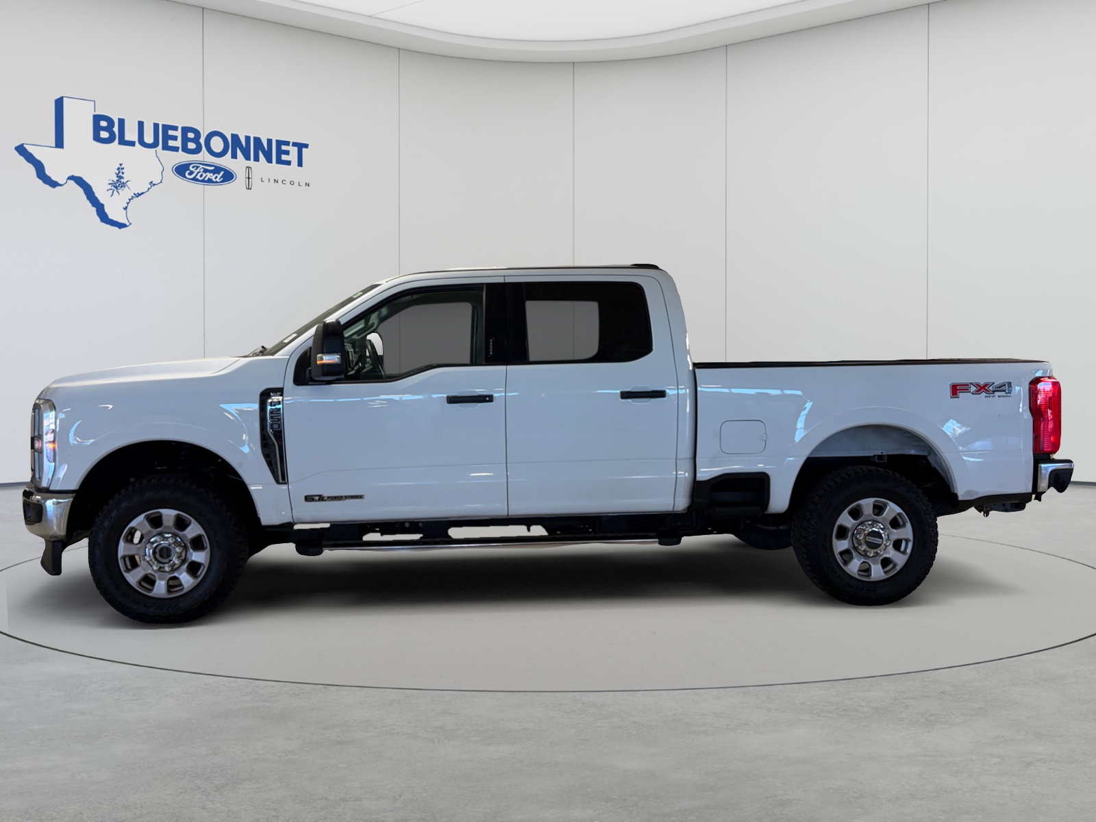 Used 2024 Ford F250 XLT w/ FX4 Off-Road Package AWD/4WD image 6