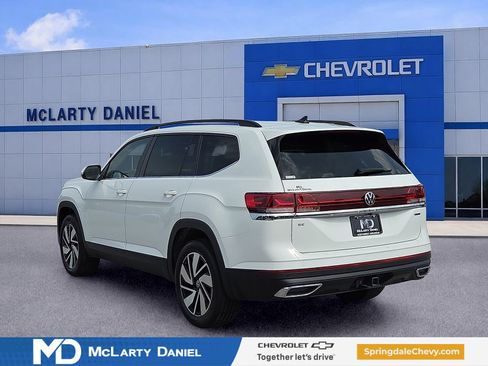 Used 2025 Volkswagen Atlas SE AWD/4WD image 4
