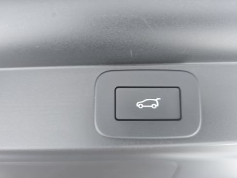 Certified 2025 Land Rover Range Rover SE AWD/4WD image 28