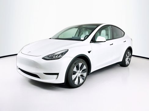 Used 2022 Tesla Model Y Long Range AWD/4WD image 3