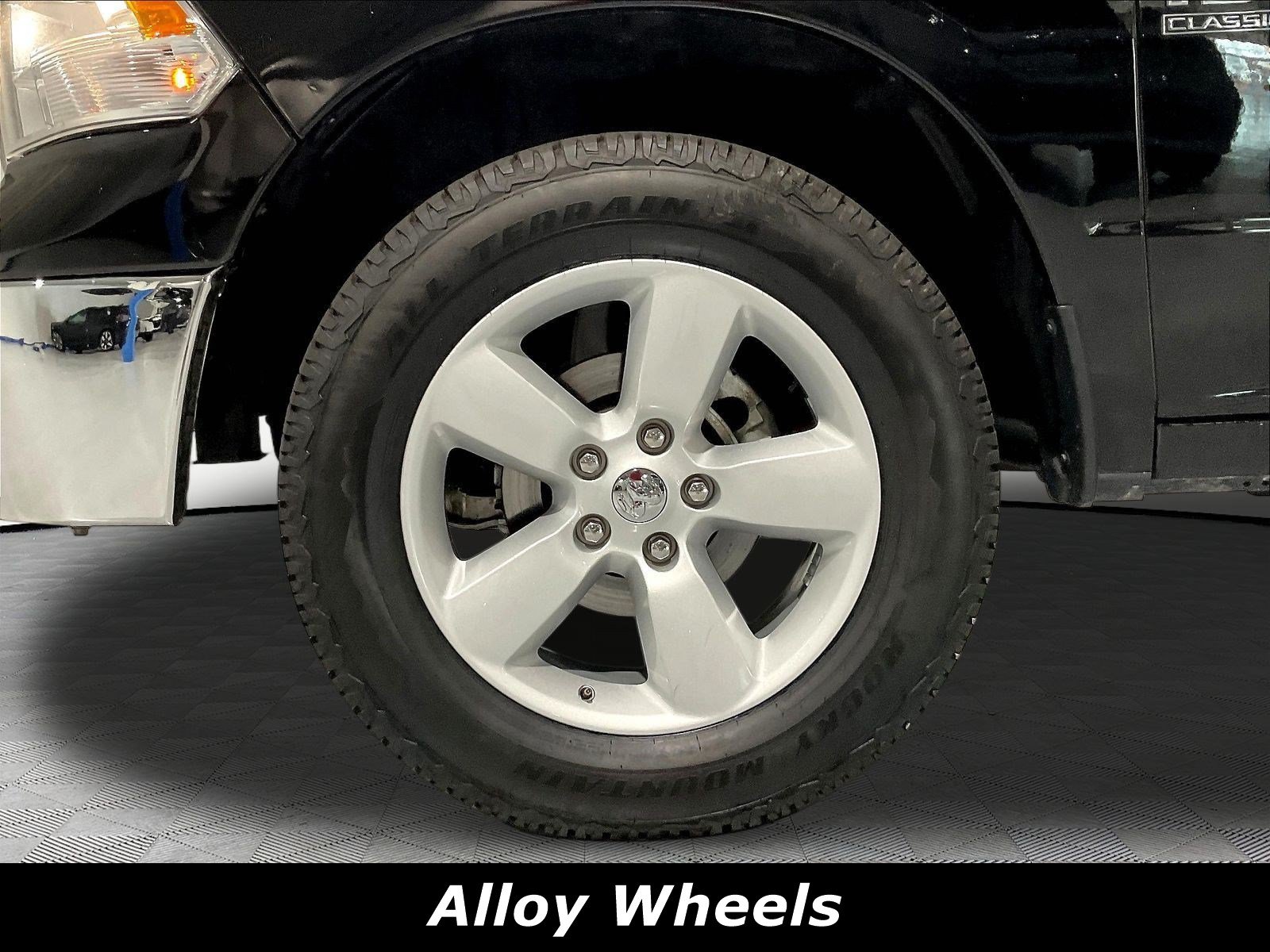 Used 2024 RAM 1500 Classic SLT AWD/4WD image 33