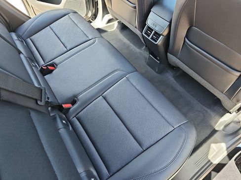 New 2026 Chevrolet Equinox LT FWD image 11
