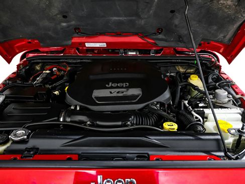 Used 2014 Jeep Wrangler Sahara w/ Connectivity Group image 39