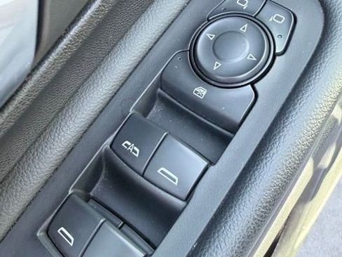 Used 2024 GMC Terrain AT4 image 25