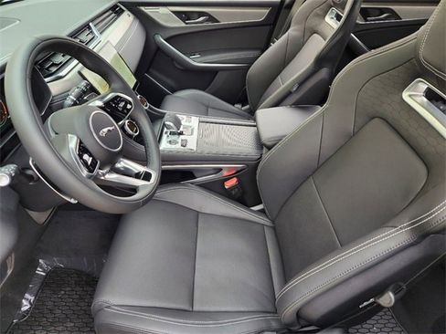 Used 2025 Jaguar F-PACE R-Dynamic S image 10