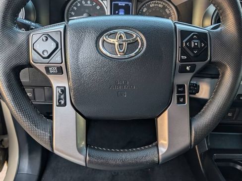 Used 2020 Toyota Tacoma SR5 RWD image 5