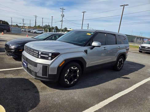 Used 2024 Hyundai Santa Fe SE image 3