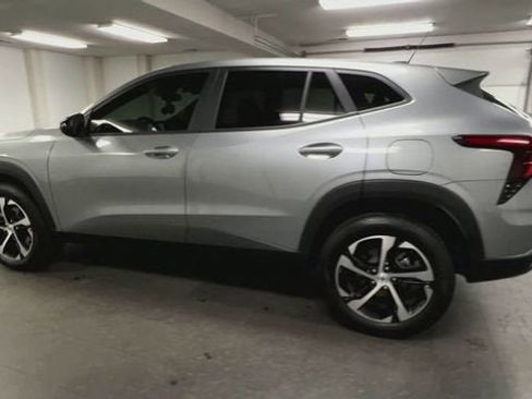 Certified 2025 Chevrolet Trax RS w/ Driver Confidence Package FWD image 6